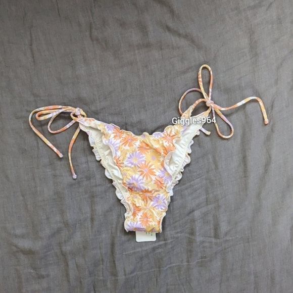 L*Space Maggie Roger Bikini Set Oopsie Daisy - Picture 7 of 11